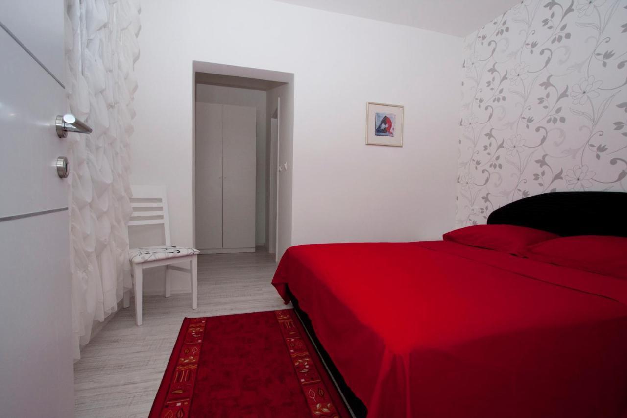 Guest House Burin Mlini Exterior photo